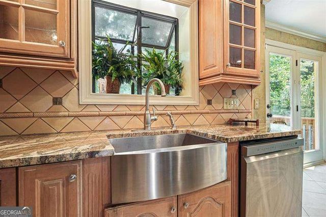 300 Shelli Lane, Roswell, GA 30075