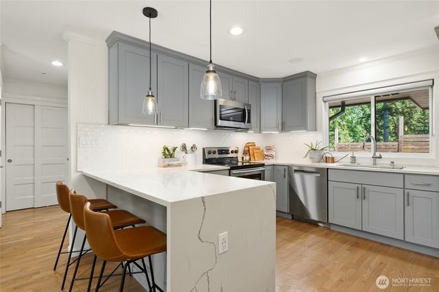 17050 NE 95th Street, Redmond, WA 98052