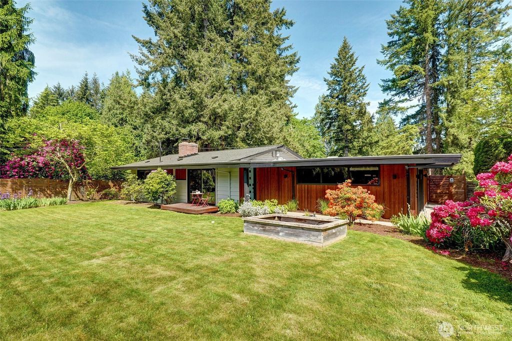 17050 NE 95th Street, Redmond, WA 98052