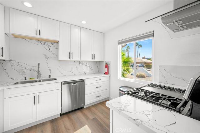 3760 E Calle San Antonio, Palm Springs, CA 92264