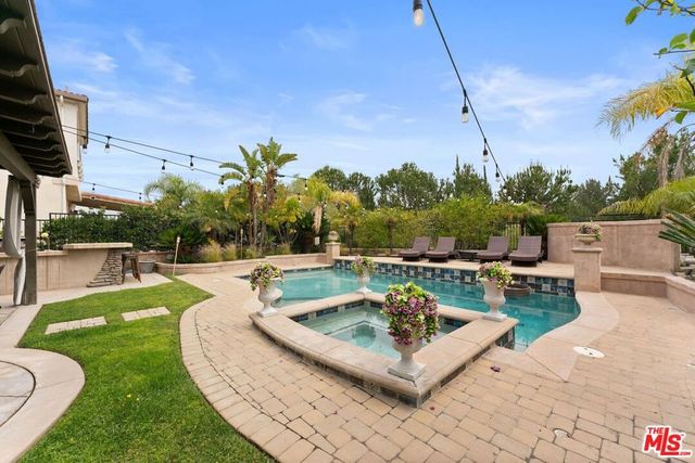 11564 Apulia Court, Porter Ranch, CA 91326