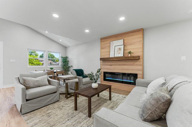 55 BALSAM RD, Levittown, PA 19057
