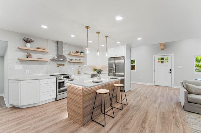 55 BALSAM RD, Levittown, PA 19057