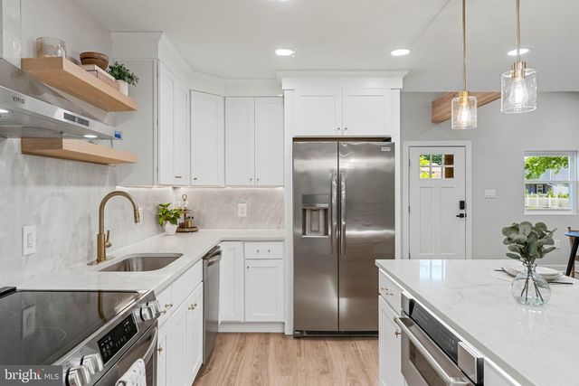 55 BALSAM RD, Levittown, PA 19057