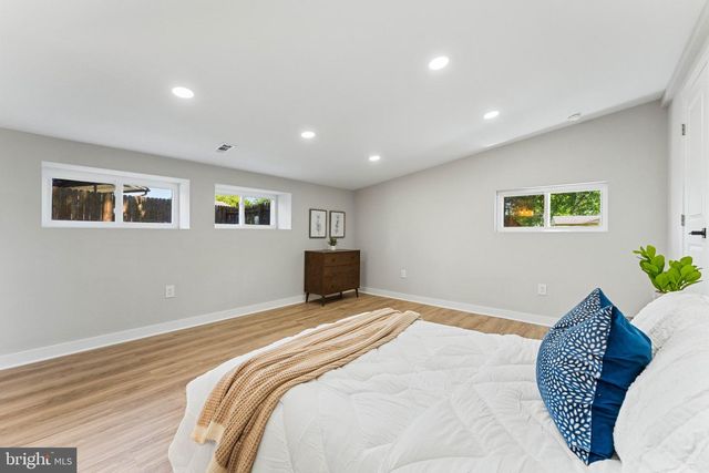 55 BALSAM RD, Levittown, PA 19057