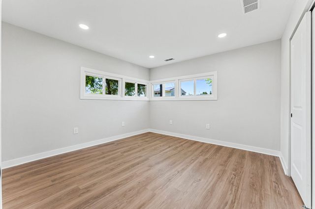 55 BALSAM RD, Levittown, PA 19057