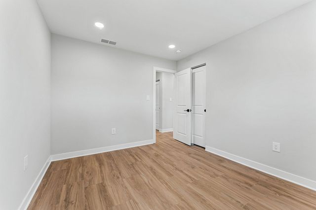 55 BALSAM RD, Levittown, PA 19057