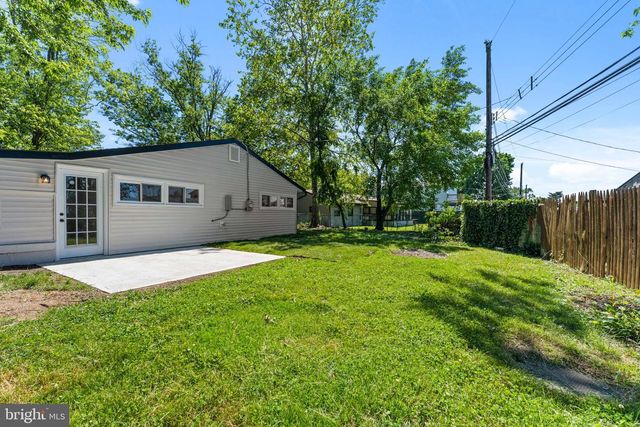 55 BALSAM RD, Levittown, PA 19057