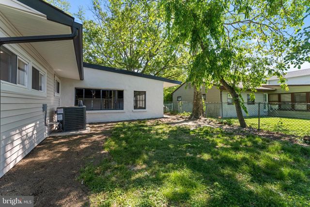 55 BALSAM RD, Levittown, PA 19057