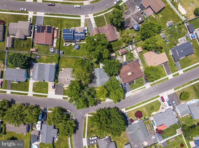 55 BALSAM RD, Levittown, PA 19057