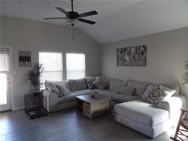 2608 N Day Lily Avenue, Edinburg, TX 78541