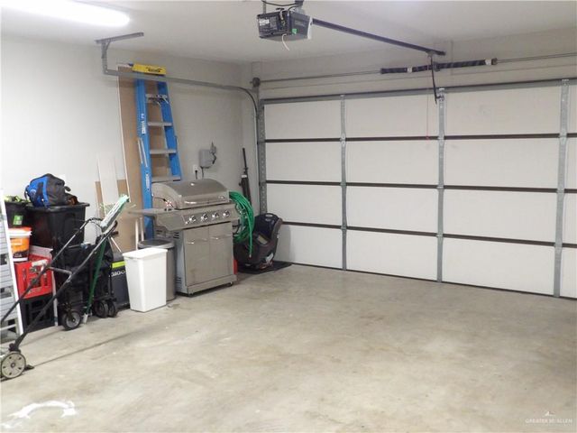 2608 N Day Lily Avenue, Edinburg, TX 78541