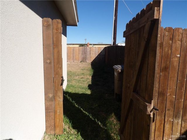 2608 N Day Lily Avenue, Edinburg, TX 78541