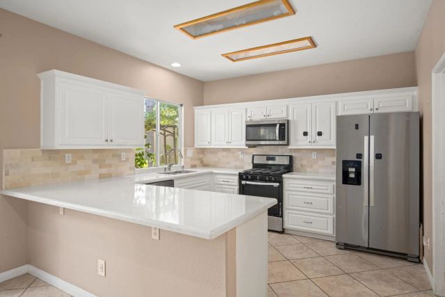 1020 Cima Dr, San Marcos, CA 92078
