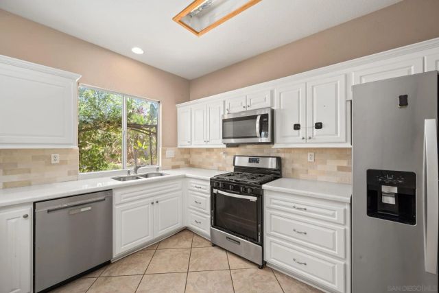 1020 Cima Dr, San Marcos, CA 92078