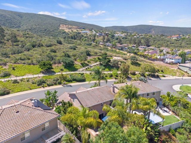 1020 Cima Dr, San Marcos, CA 92078