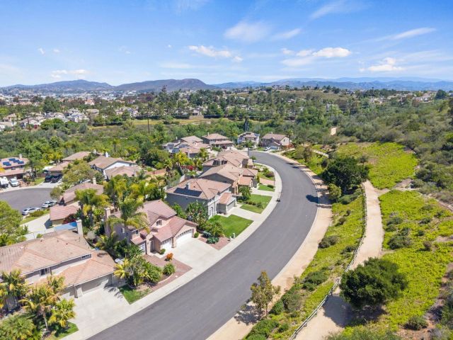 1020 Cima Dr, San Marcos, CA 92078