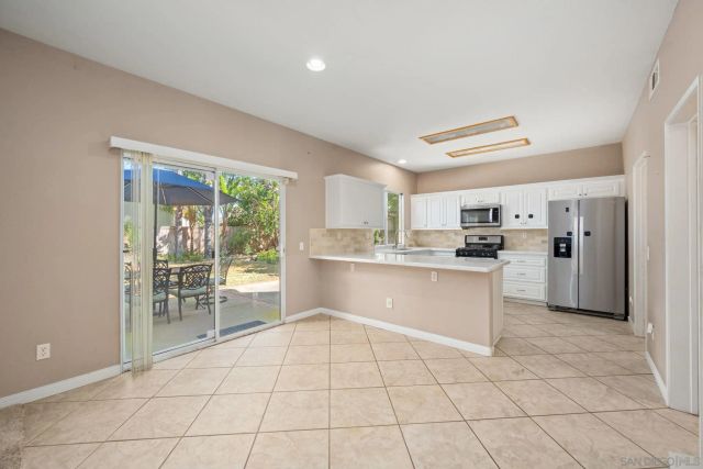1020 Cima Dr, San Marcos, CA 92078