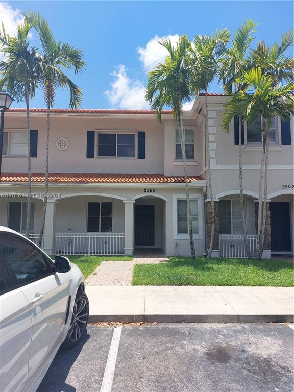 2566 SW 82nd Ave 104, Miramar, FL 33025