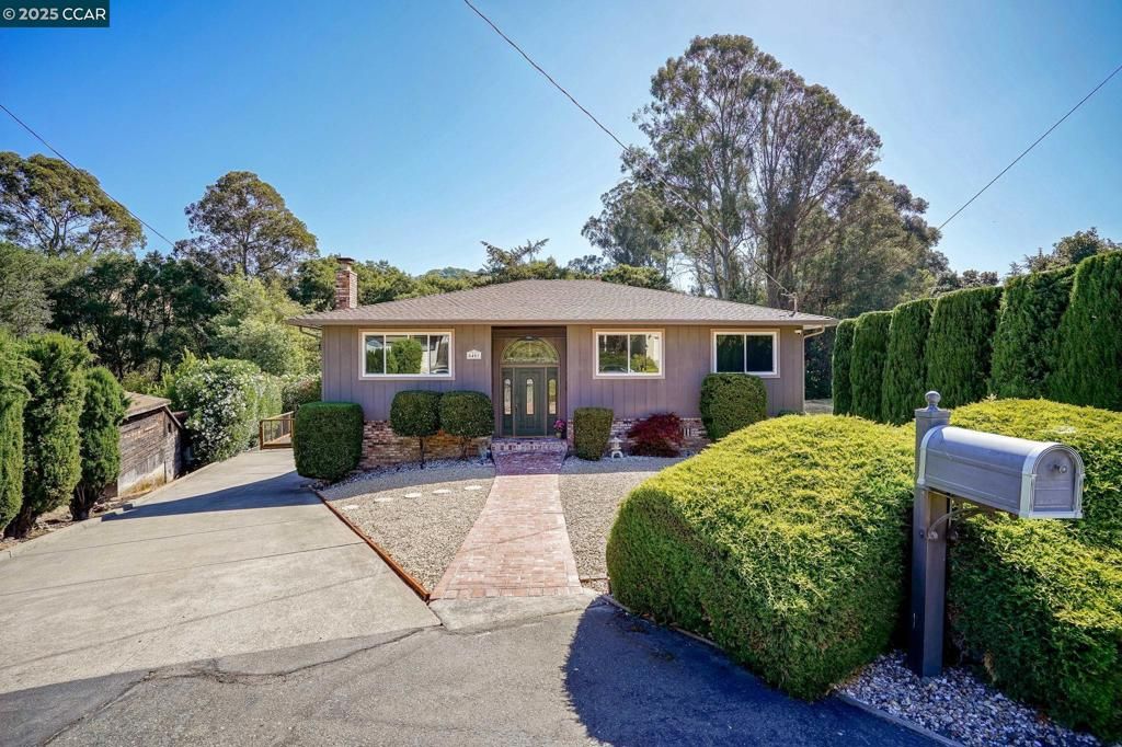 6401 Tri Ln, El Sobrante, CA 94803