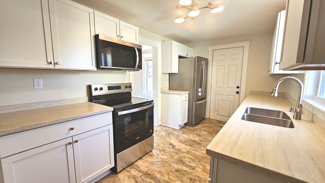 534 Center Street, South Beloit, IL 61080