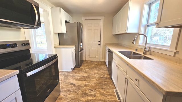 534 Center Street, South Beloit, IL 61080