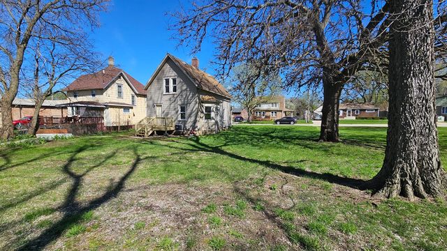 534 Center Street, South Beloit, IL 61080
