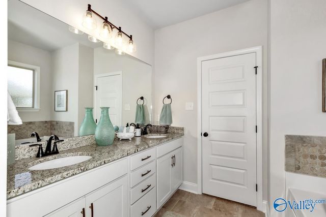 26117 Kennesaw Ridge Drive, Athens, AL 35613