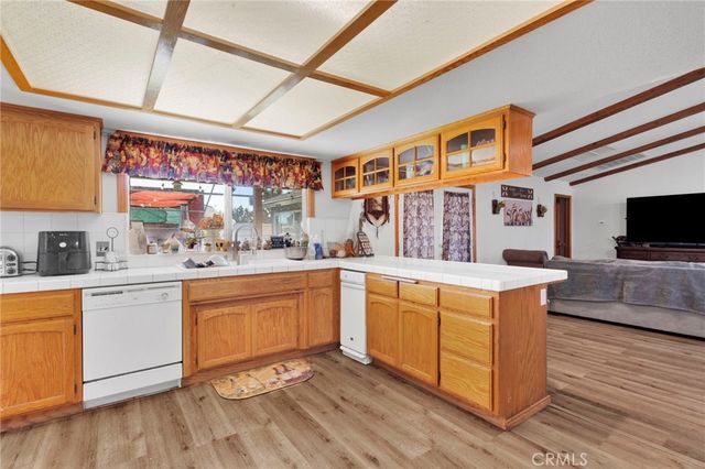 10276 Aster Road, Oak Hills, CA 92344