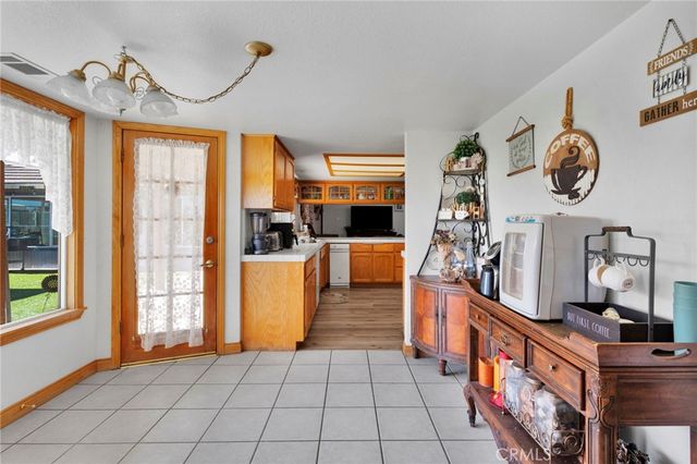 10276 Aster Road, Oak Hills, CA 92344