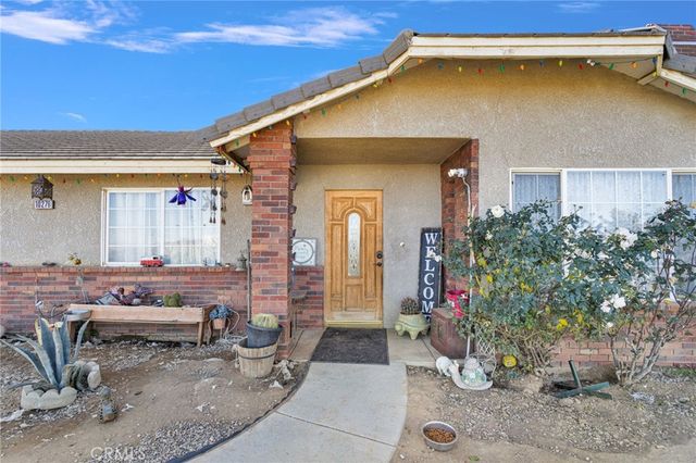 10276 Aster Road, Oak Hills, CA 92344
