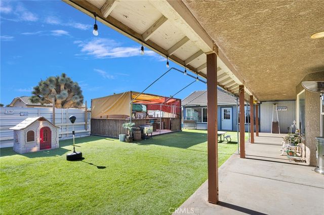 10276 Aster Road, Oak Hills, CA 92344