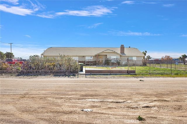 10276 Aster Road, Oak Hills, CA 92344