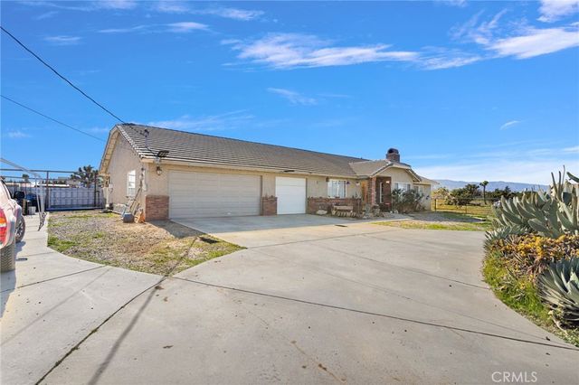 10276 Aster Road, Oak Hills, CA 92344