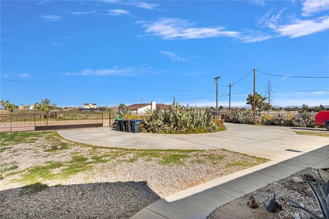 10276 Aster Road, Oak Hills, CA 92344