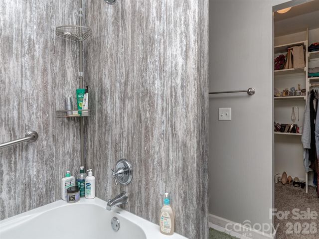 8603 Fox Chase Lane, Charlotte, NC 28269