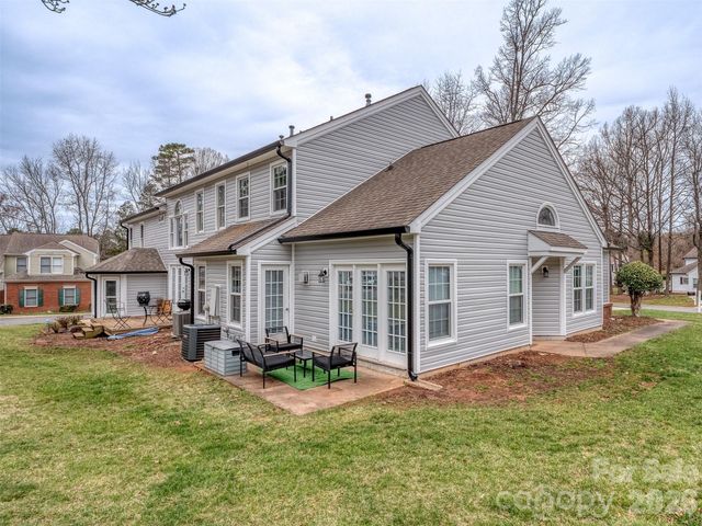 8603 Fox Chase Lane, Charlotte, NC 28269