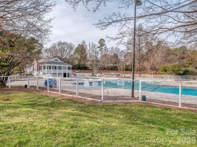 8603 Fox Chase Lane, Charlotte, NC 28269