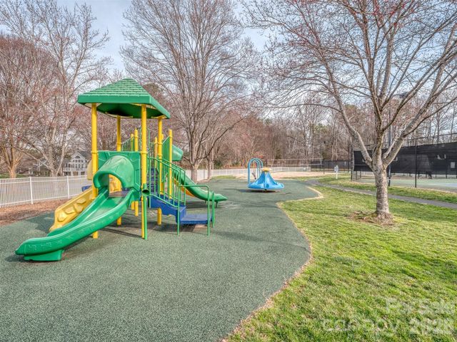 8603 Fox Chase Lane, Charlotte, NC 28269