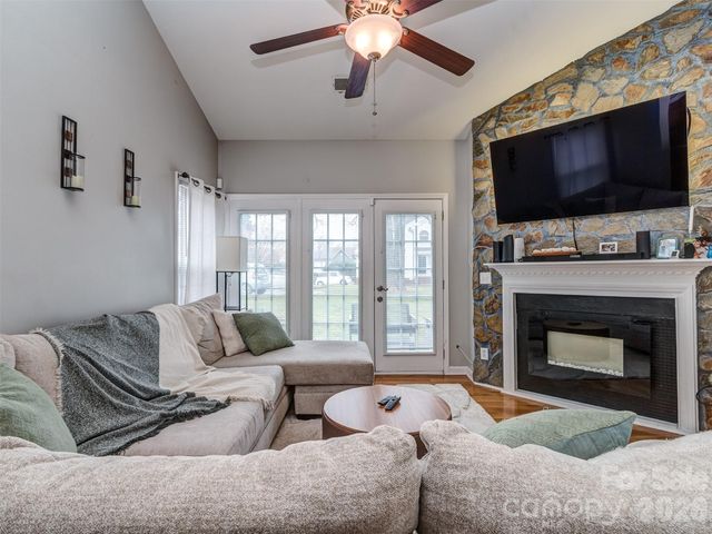 8603 Fox Chase Lane, Charlotte, NC 28269