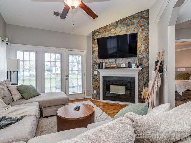 8603 Fox Chase Lane, Charlotte, NC 28269