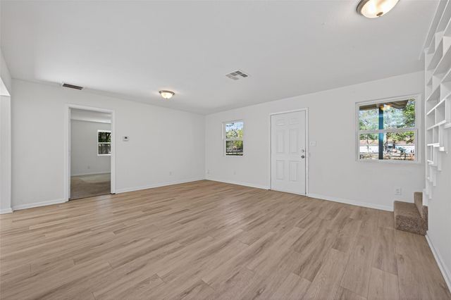 170 Walter Drive, Cleveland, TX 77328