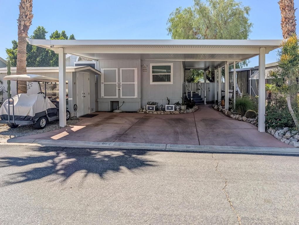 Image 2 of property listing at 70200 Dillon Road 665, Desert Hot Springs, CA 92241