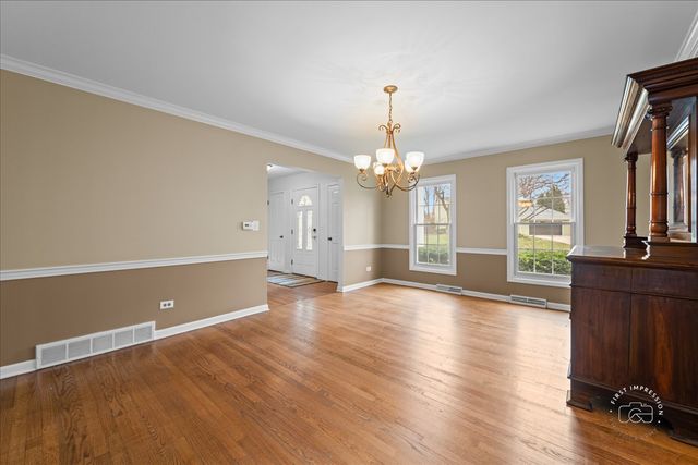 809 Heatherton Drive, Naperville, IL 60563