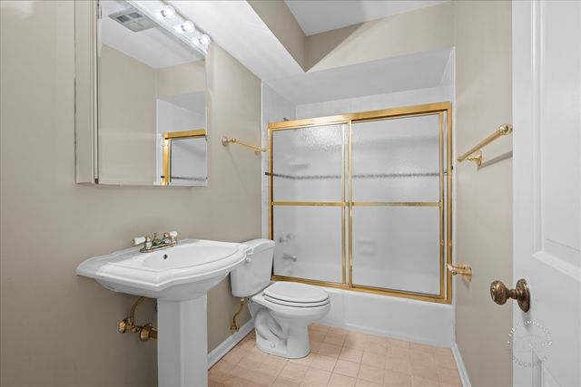 809 Heatherton Drive, Naperville, IL 60563