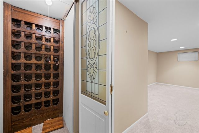 809 Heatherton Drive, Naperville, IL 60563