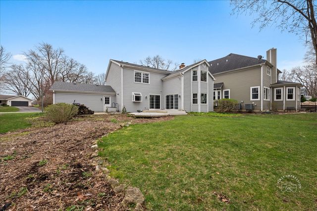 809 Heatherton Drive, Naperville, IL 60563