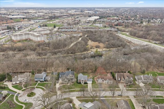 809 Heatherton Drive, Naperville, IL 60563