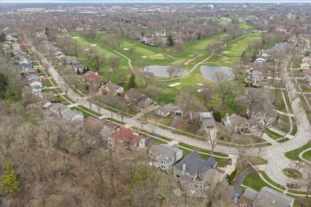 809 Heatherton Drive, Naperville, IL 60563