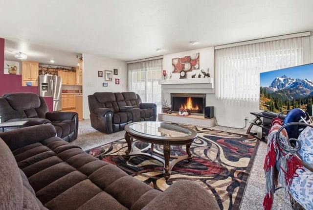 3 Queensbridge Dr, Pueblo, CO 81001